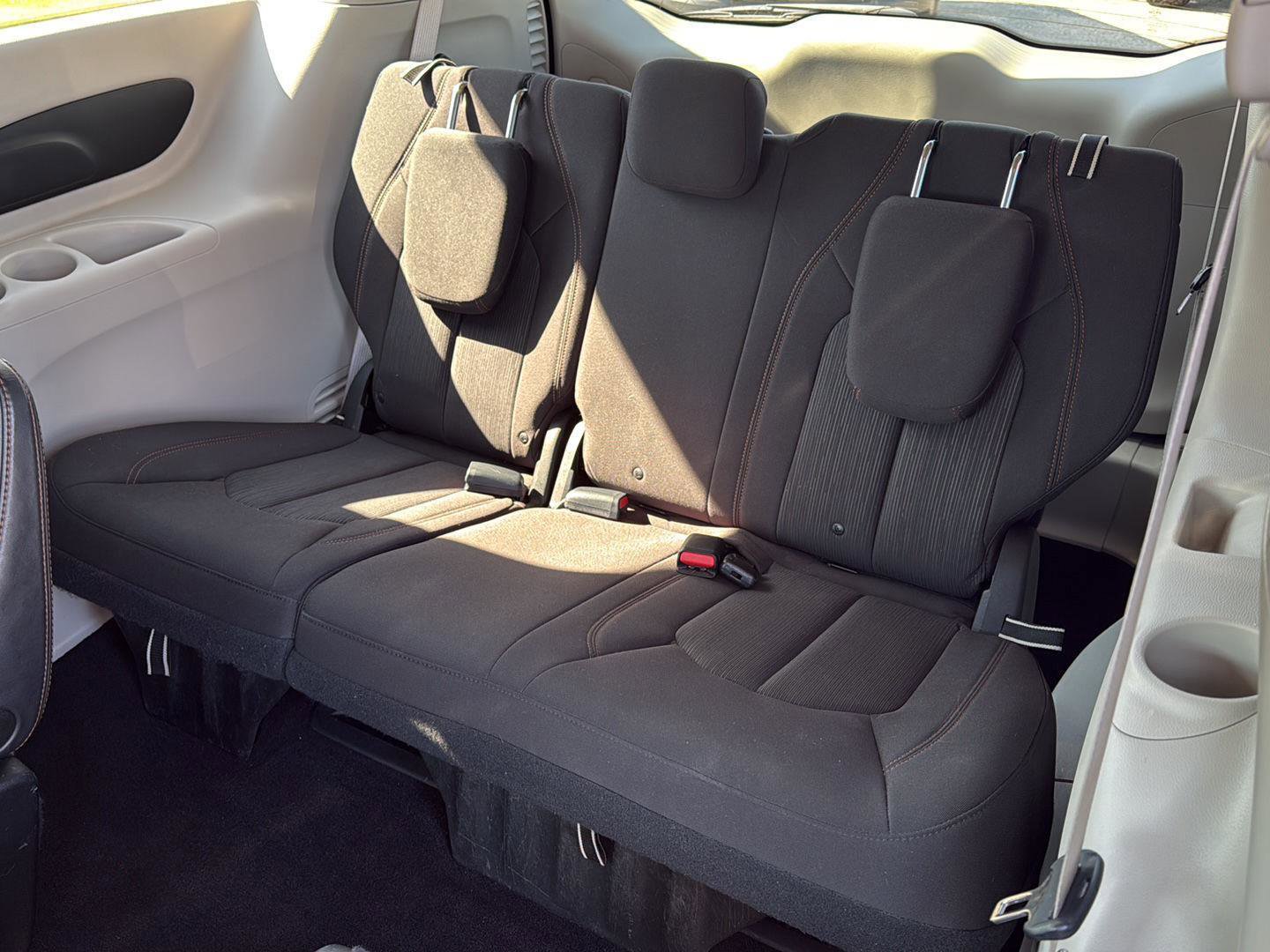 Used 2018 Chrysler Pacifica Touring Plus FWD image 34