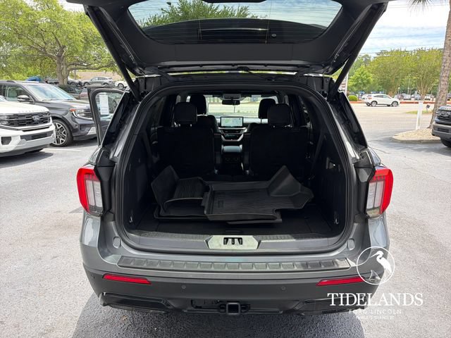 Certified 2025 Ford Explorer ST-Line w/ Premium Package AWD/4WD image 12