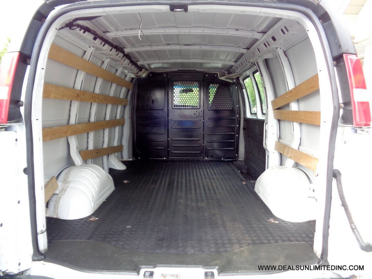 Used 2020 GMC Savana 2500 w/ Driver Convenience Package image 15