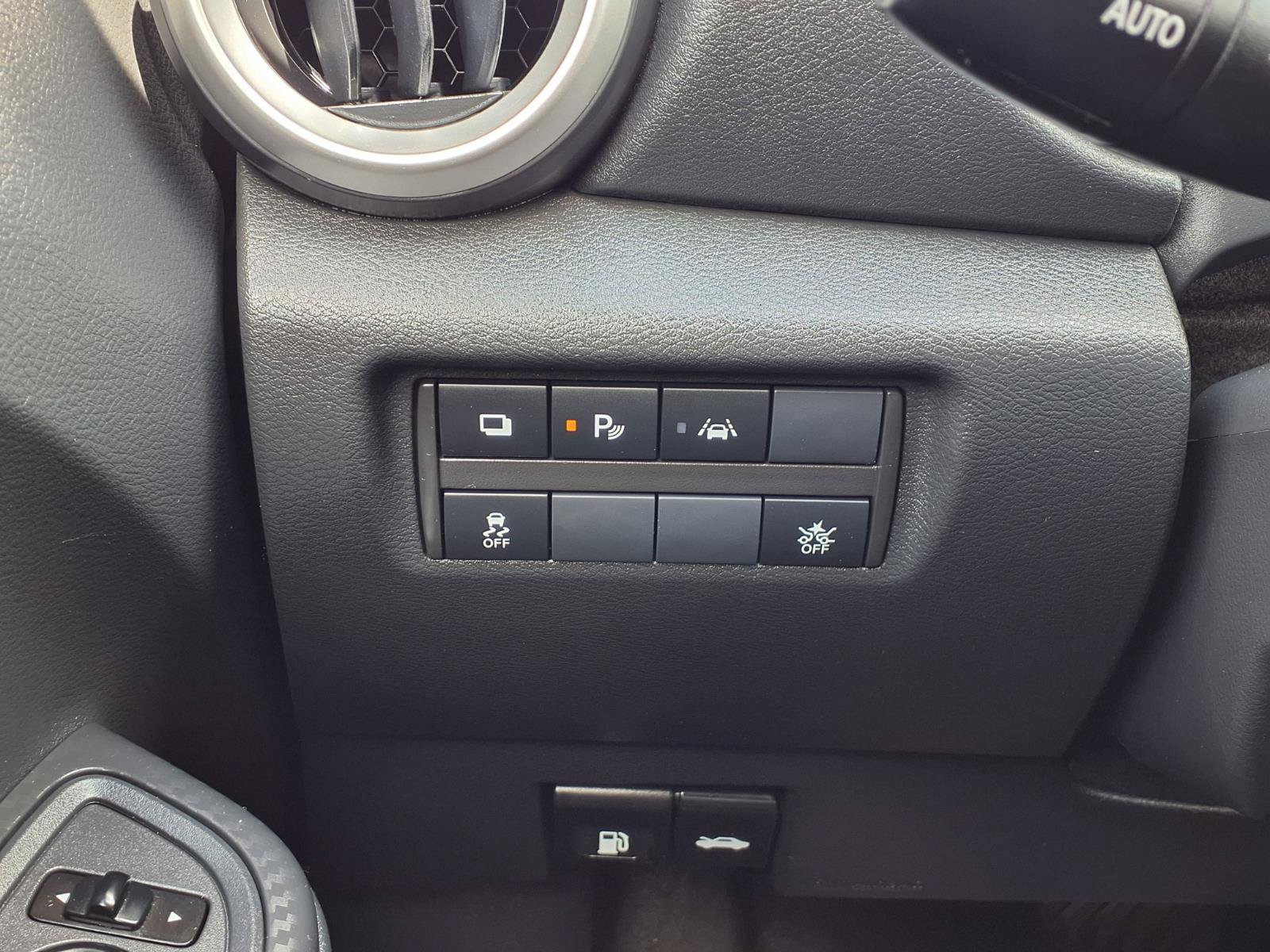 Used 2024 Nissan Versa S FWD image 9