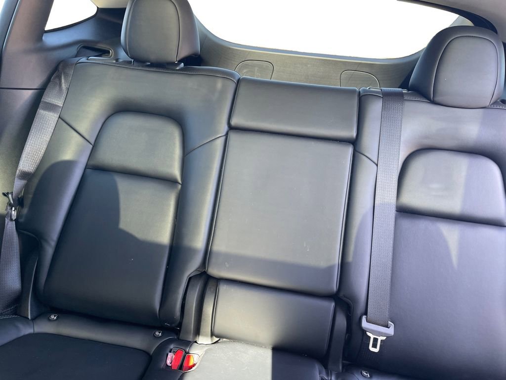 Used 2022 Tesla Model Y Performance image 13