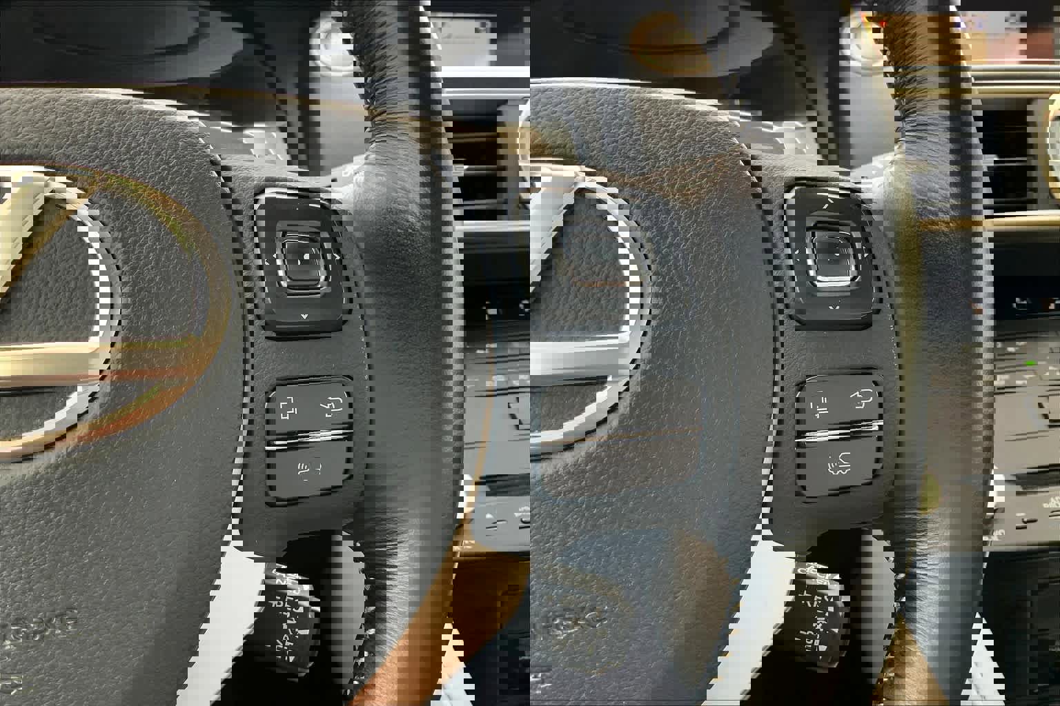 Used 2015 Lexus RC 350 w/ Luxury Package image 25