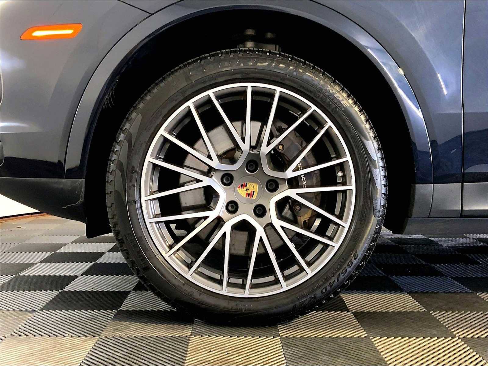 Certified 2021 Porsche Cayenne image 11