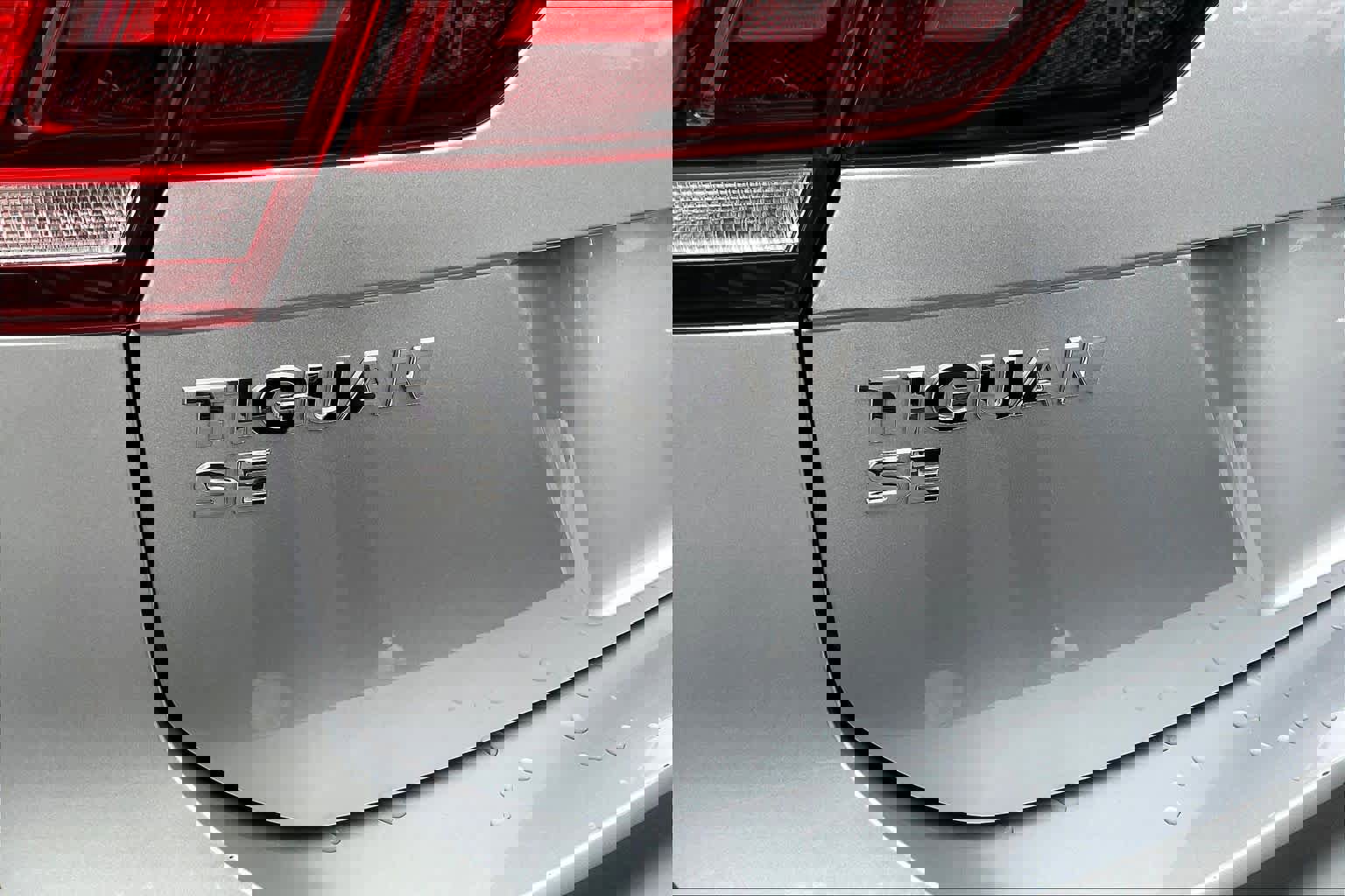 Used 2021 Volkswagen Tiguan SE image 9