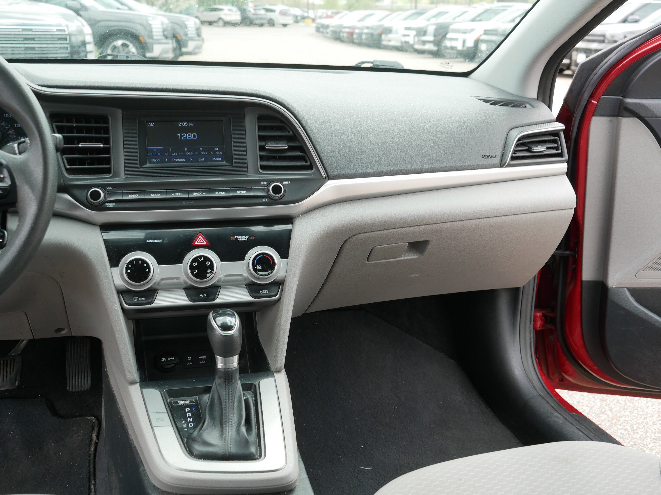 Used 2019 Hyundai Elantra SE FWD image 20