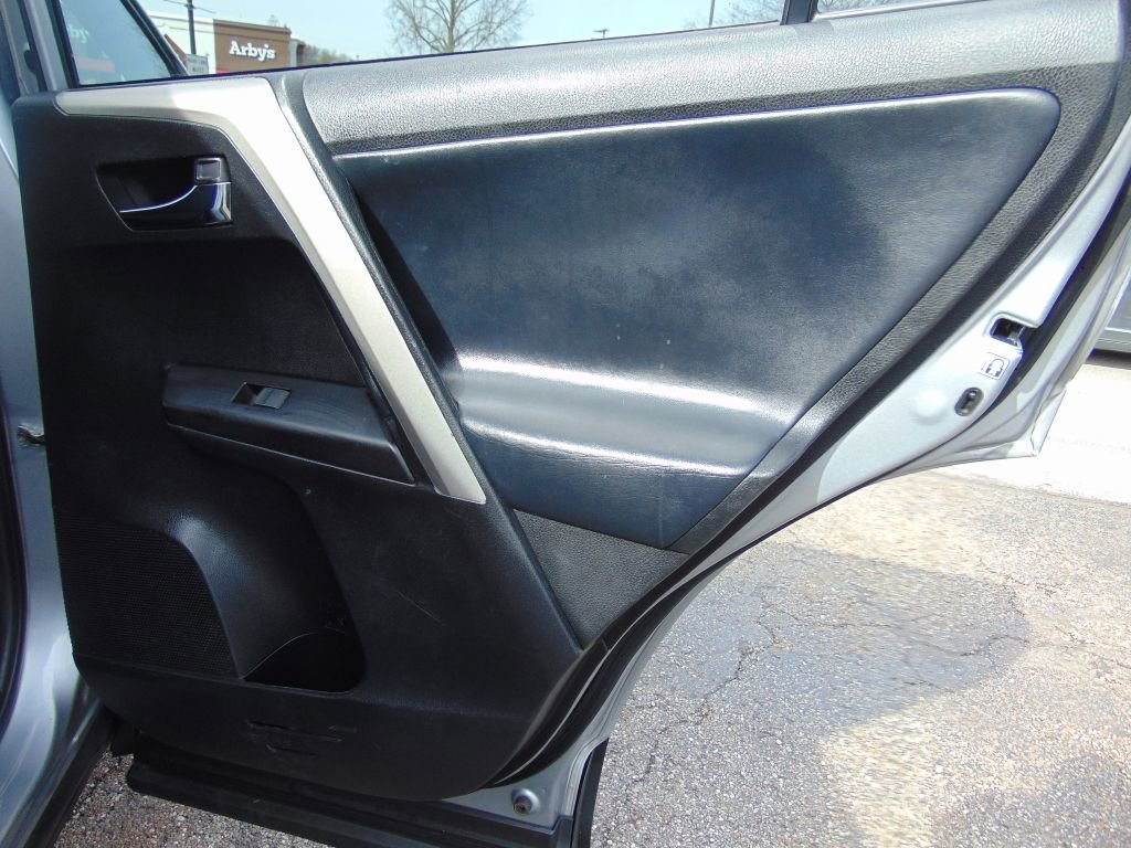 Used 2018 Toyota RAV4 XLE w/ Plus Extra Value Package image 25