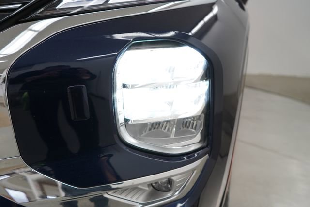 Used 2023 Mitsubishi Outlander SE image 10