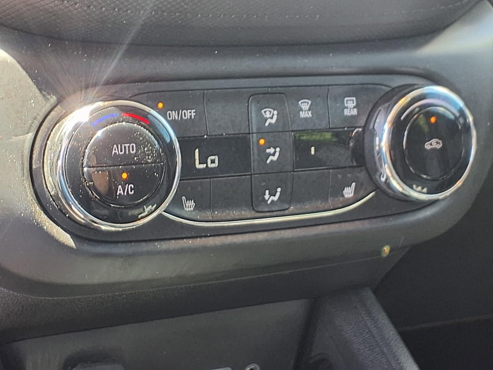 Used 2023 Chevrolet TrailBlazer LT w/ Convenience Package AWD/4WD image 9