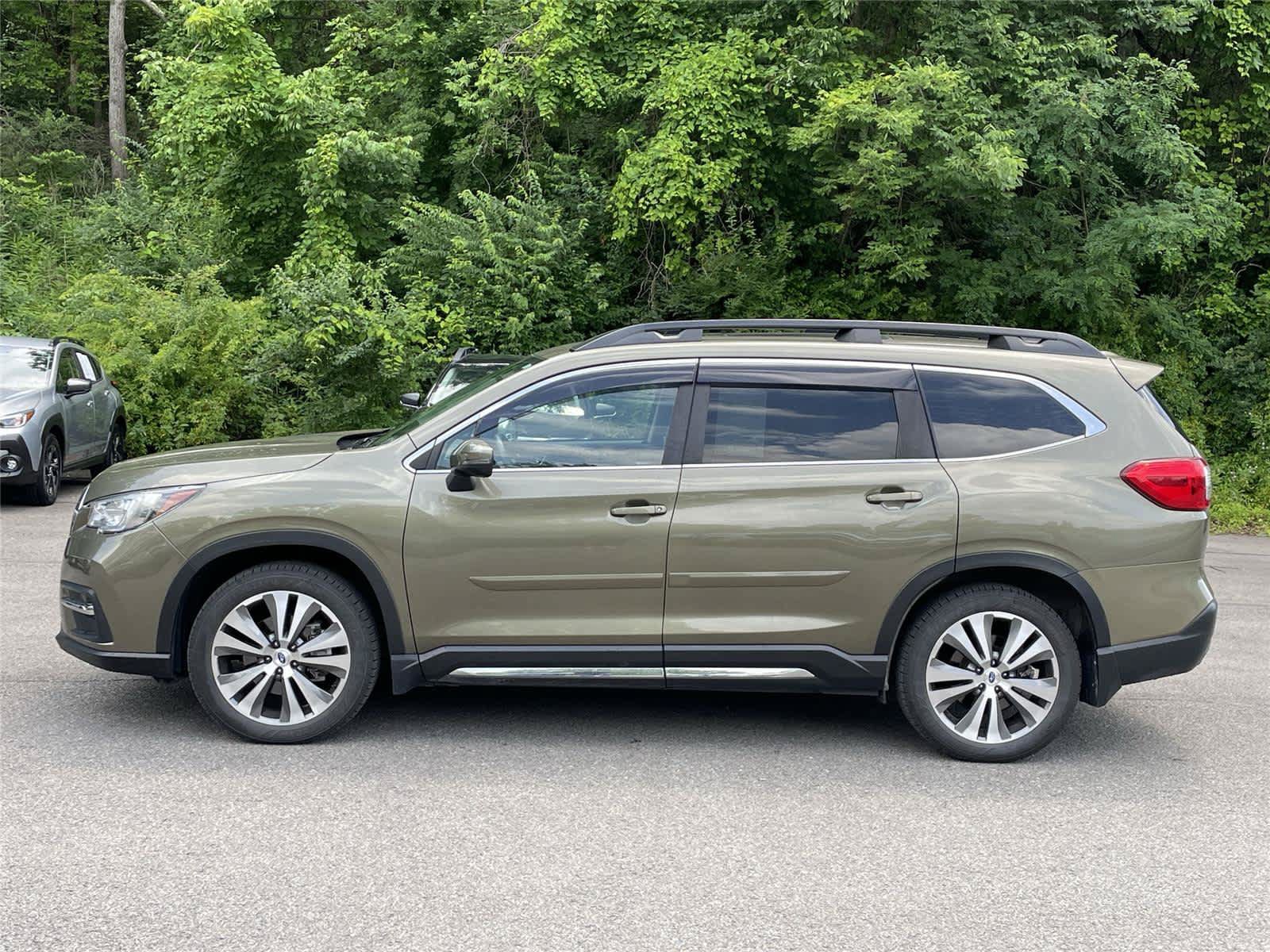 Used 2022 Subaru Ascent Limited w/ Technology Package AWD/4WD image 2