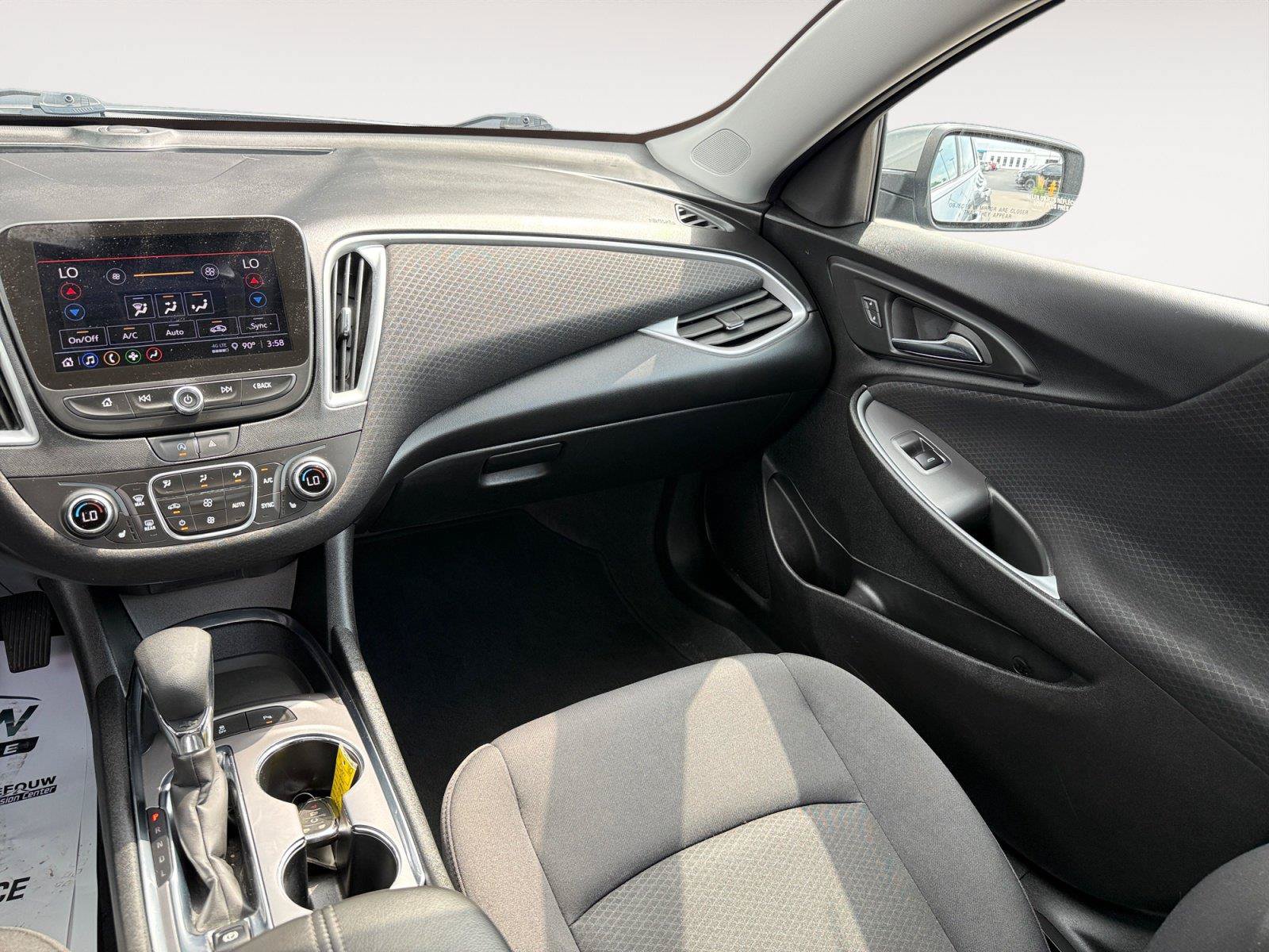 Used 2024 Chevrolet Malibu LT FWD image 12