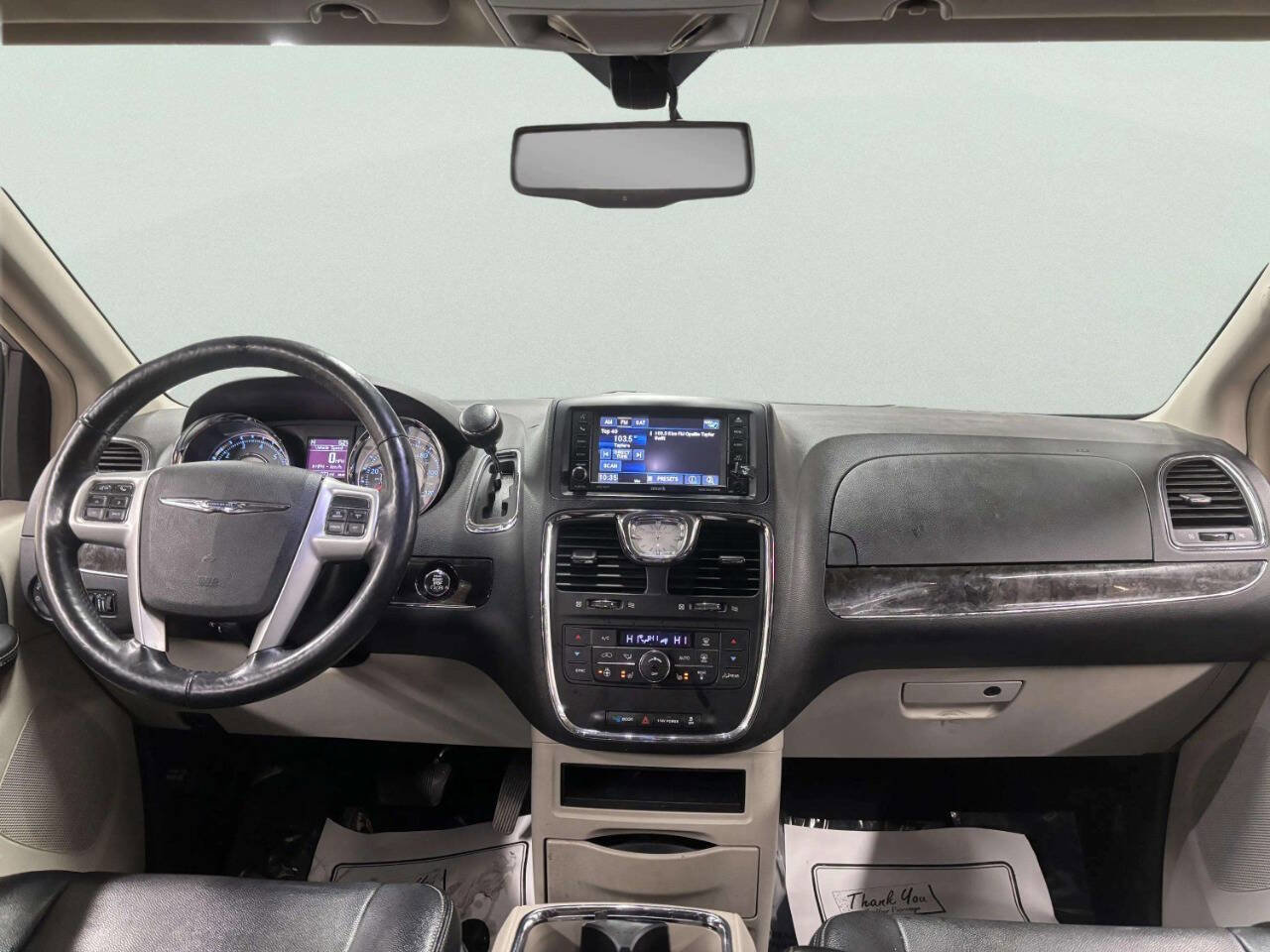 Used 2015 Chrysler Town & Country Touring-L w/ Driver Convenience Group image 24