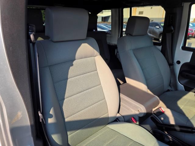 Used 2008 Jeep Wrangler Unlimited Sahara AWD/4WD image 40