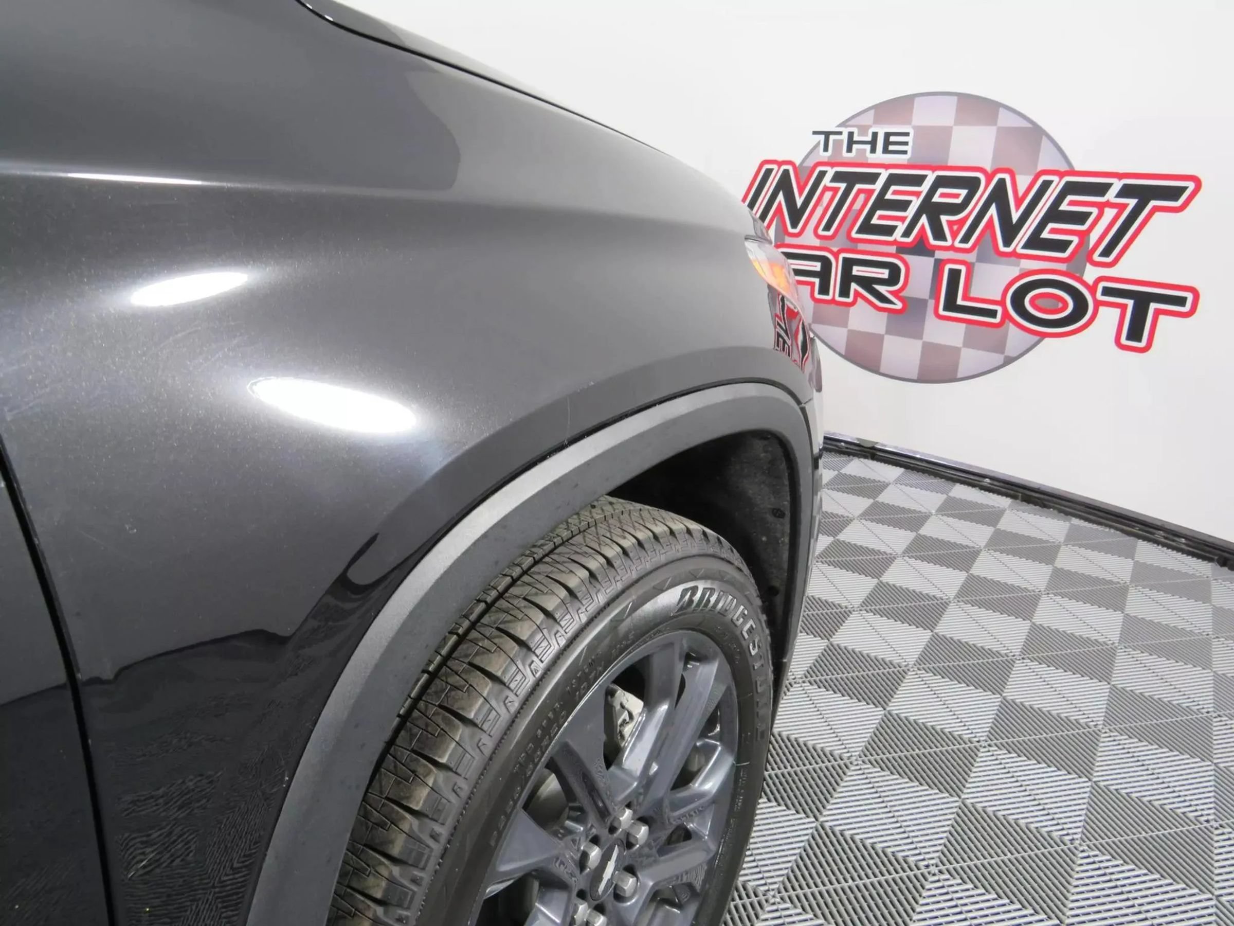Used 2021 Chevrolet Traverse RS FWD image 37