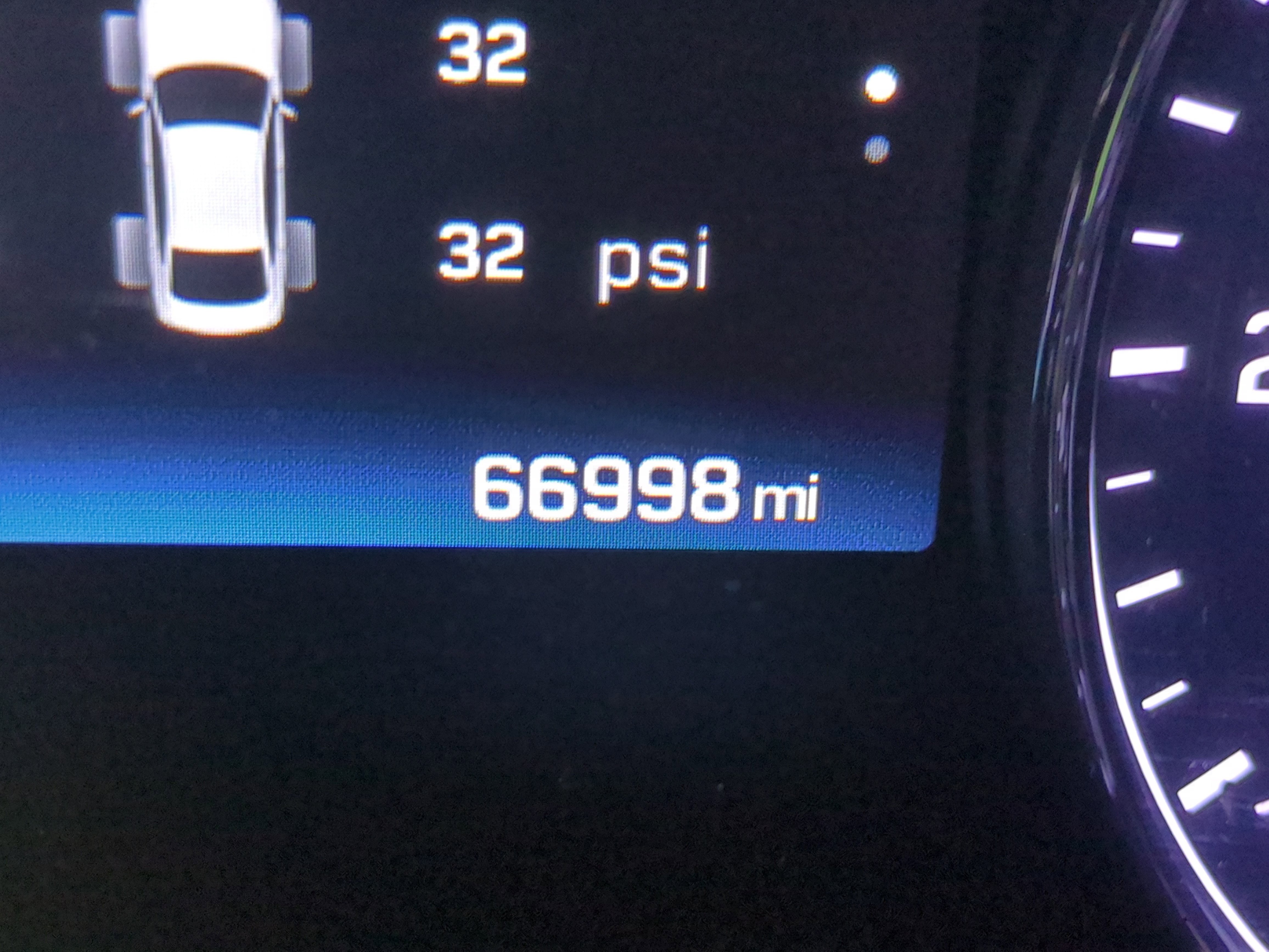 Used 2017 Genesis G80 3.8 image 28