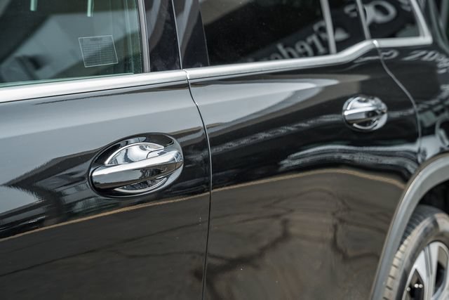 Used 2024 Mercedes-Benz EQB 350 4MATIC SUV image 16