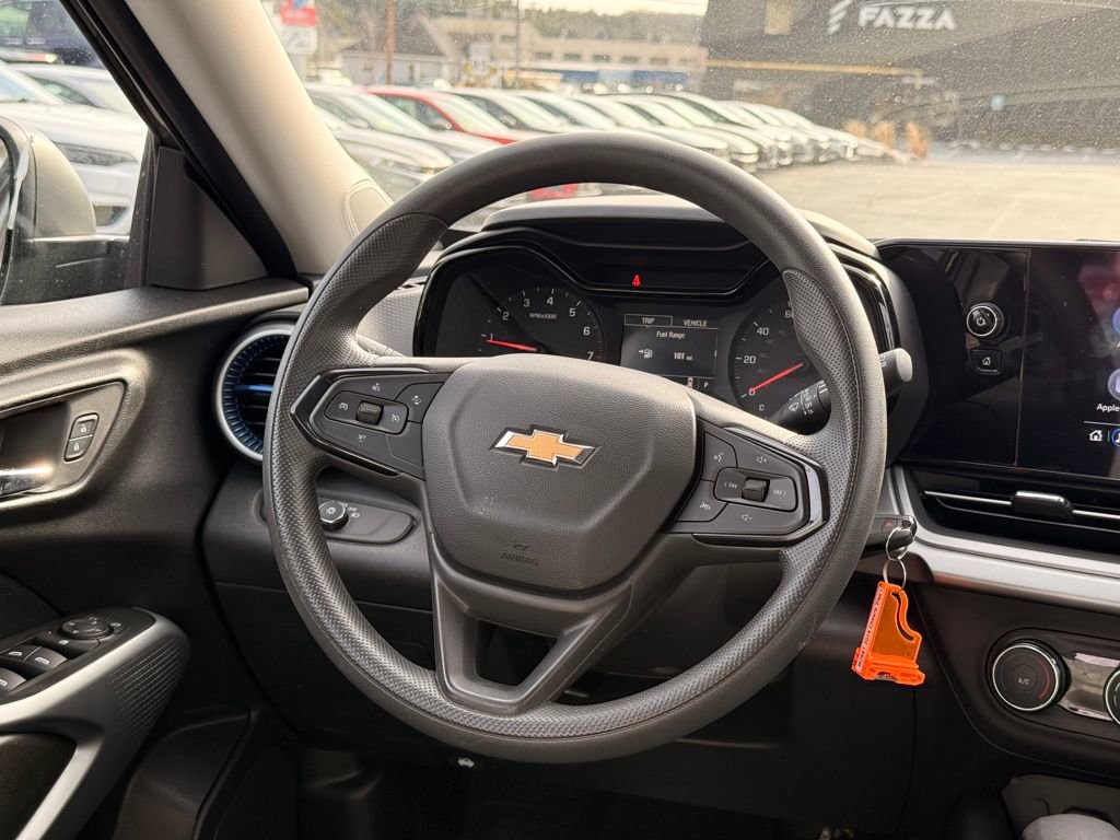 Used 2024 Chevrolet Trax LS image 19