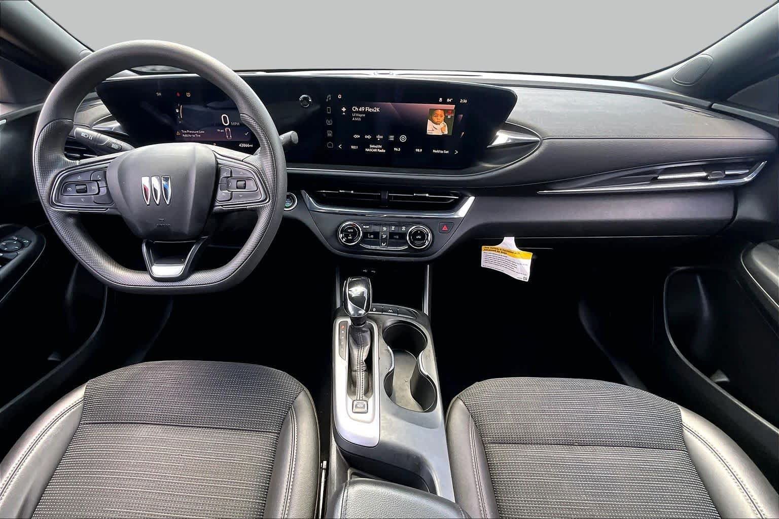 Used 2025 Buick Envista Preferred FWD image 16