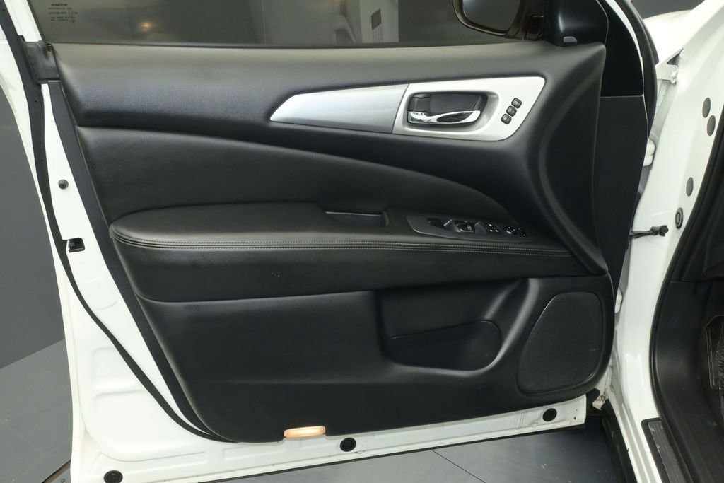 Used 2019 Nissan Pathfinder SL AWD/4WD image 23