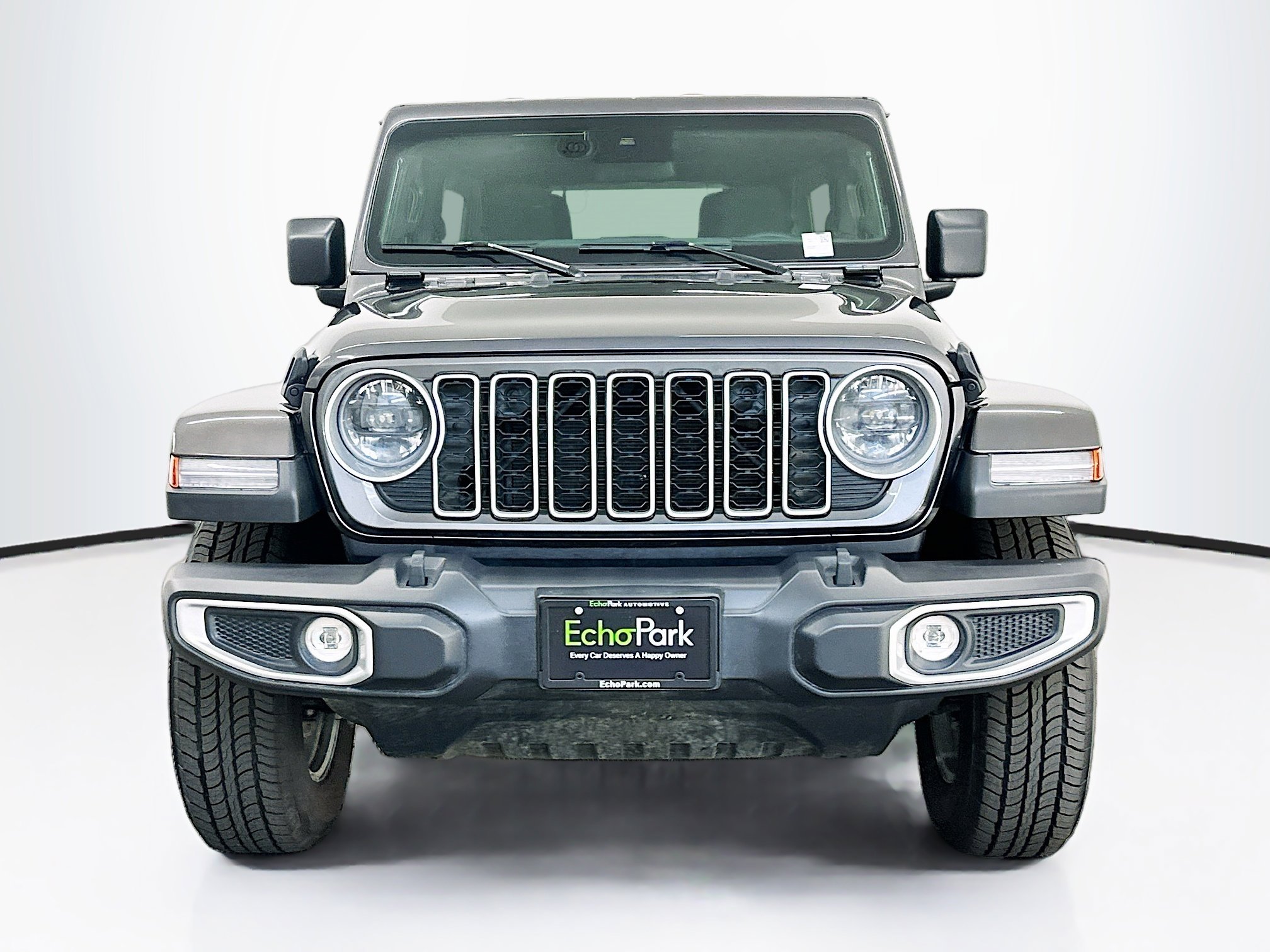 Used 2025 Jeep Wrangler Unlimited Sahara AWD/4WD image 2