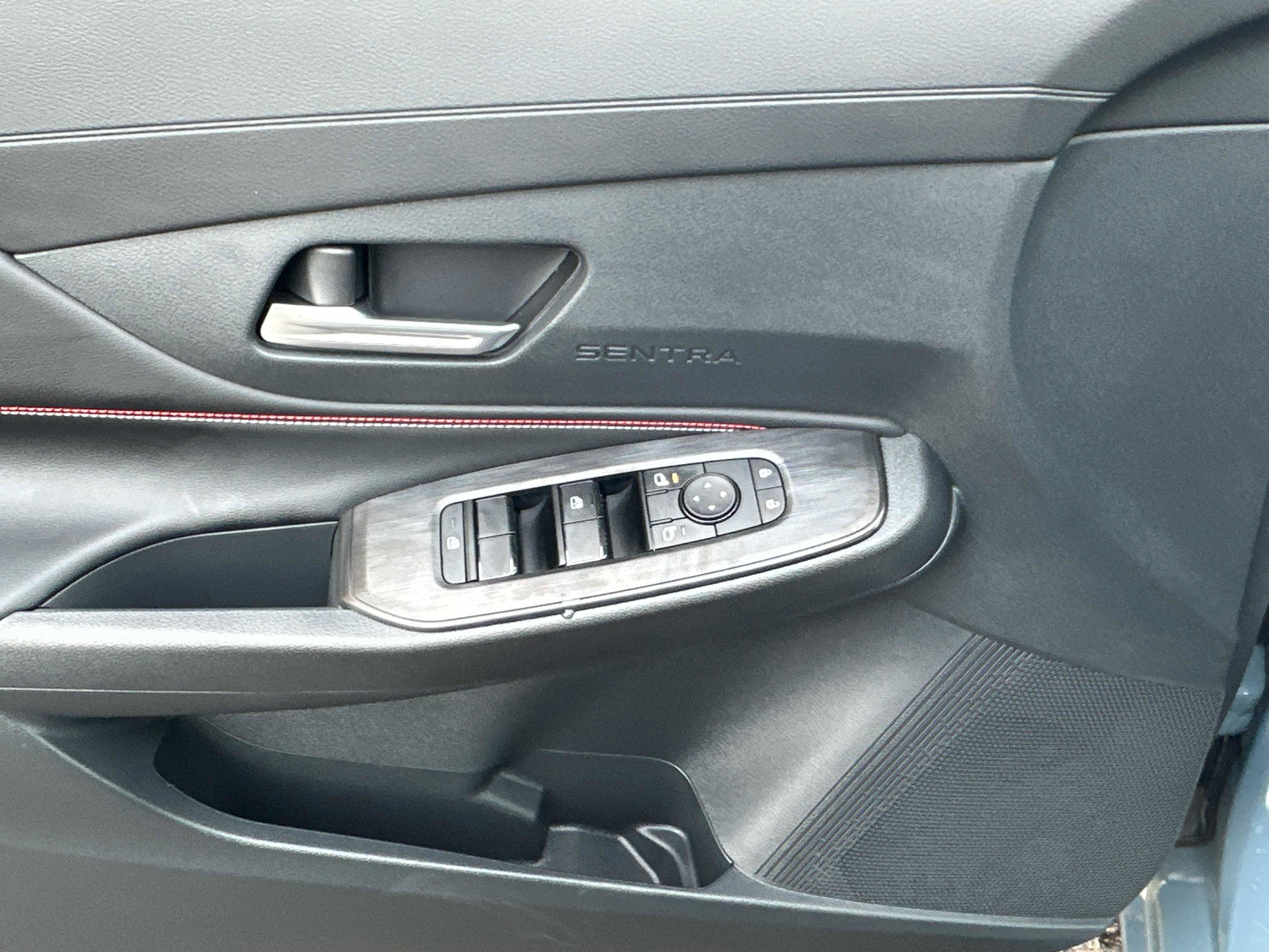 New 2026 Nissan Sentra SR w/ Floor Mat Package FWD image 19