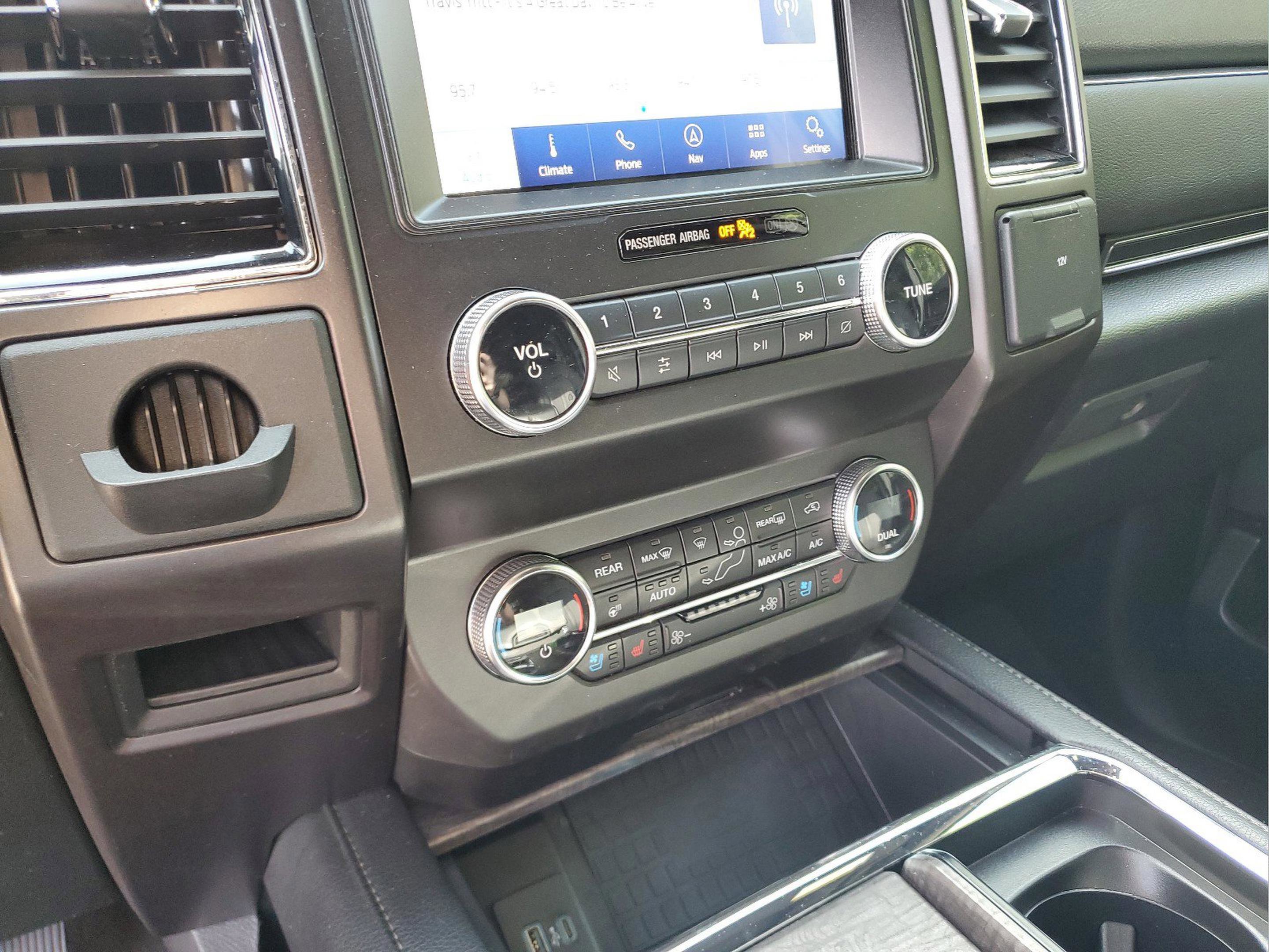 Used 2020 Ford Expedition Limited w/ Equipment Group 301A image 20