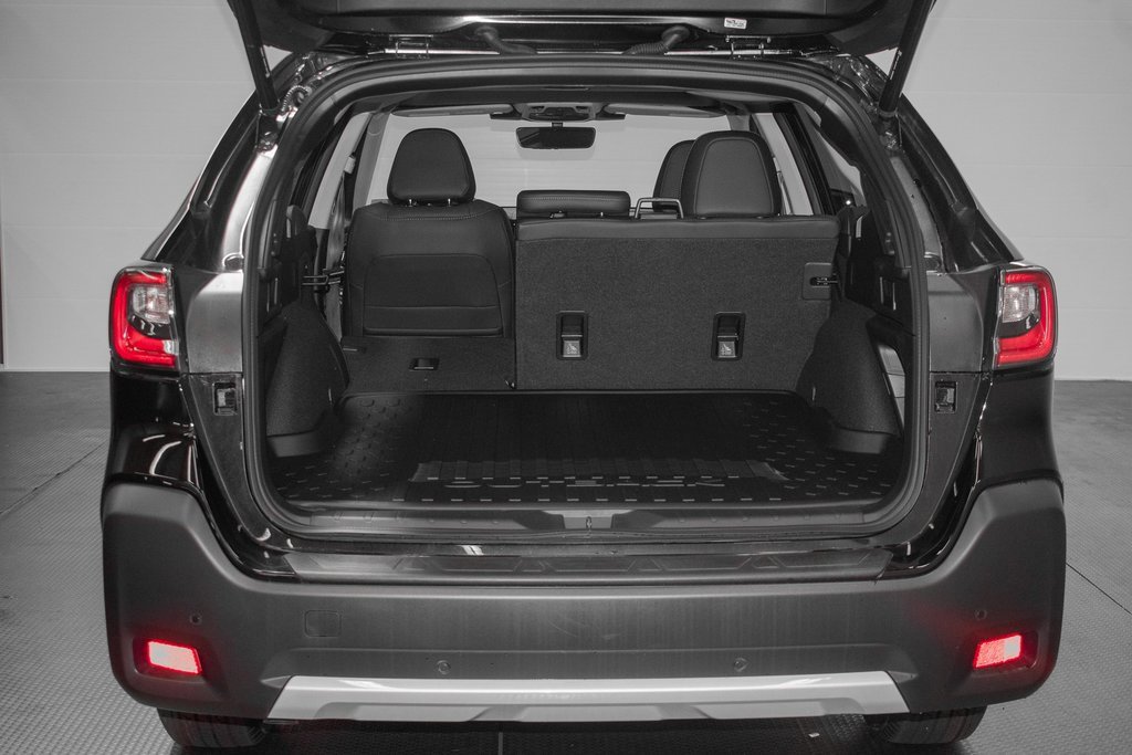Used 2025 Subaru Outback Limited image 22