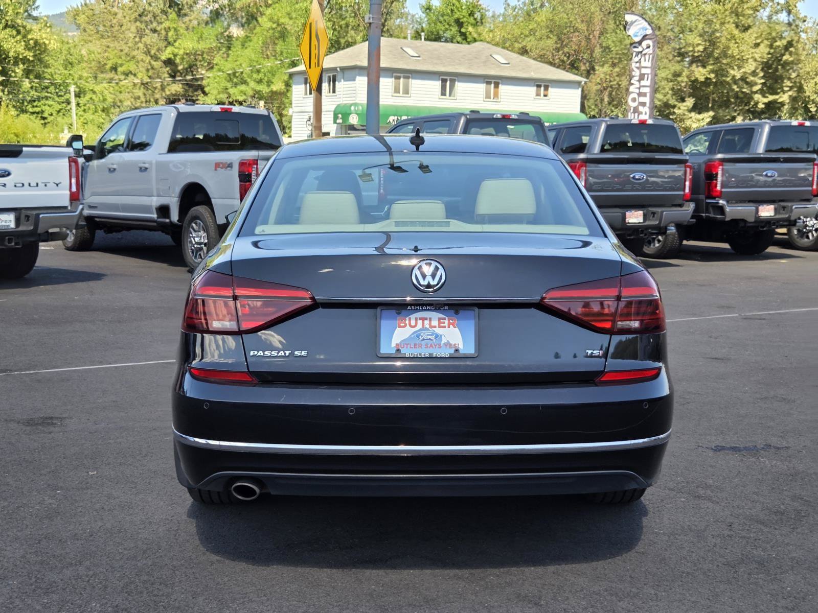 Used 2017 Volkswagen Passat 1.8T SE FWD image 6