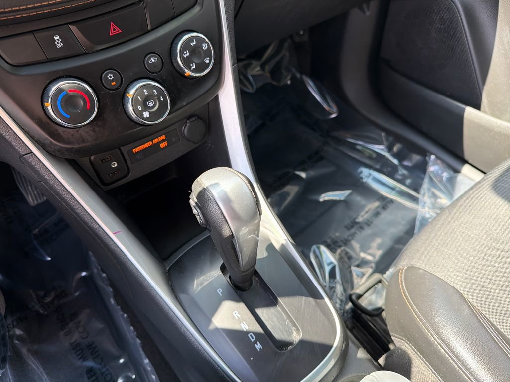 Used 2019 Chevrolet Trax LT w/ LT Convenience Package FWD image 19