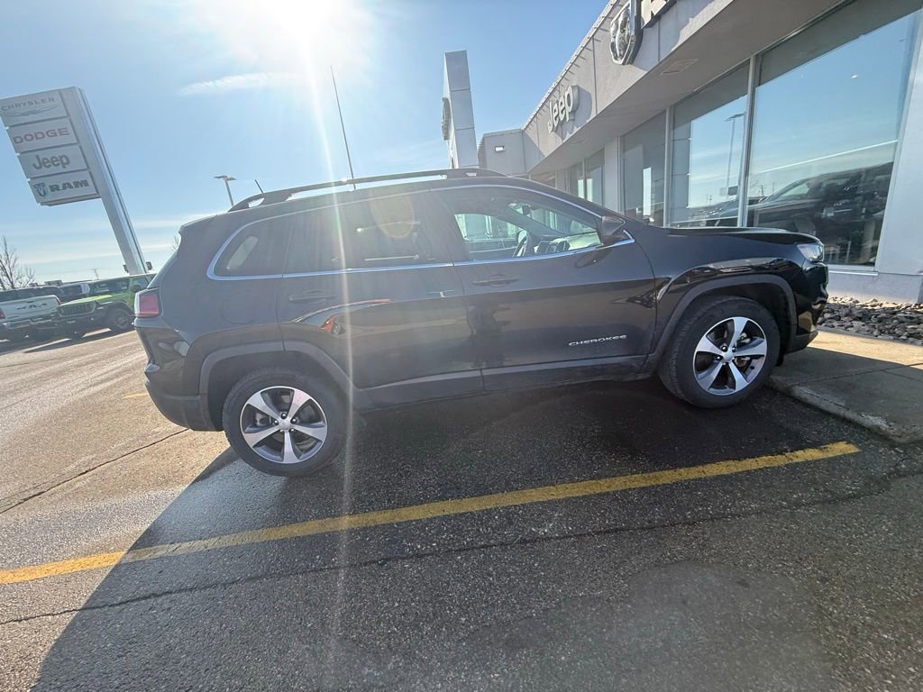 Used 2022 Jeep Cherokee Limited image 6
