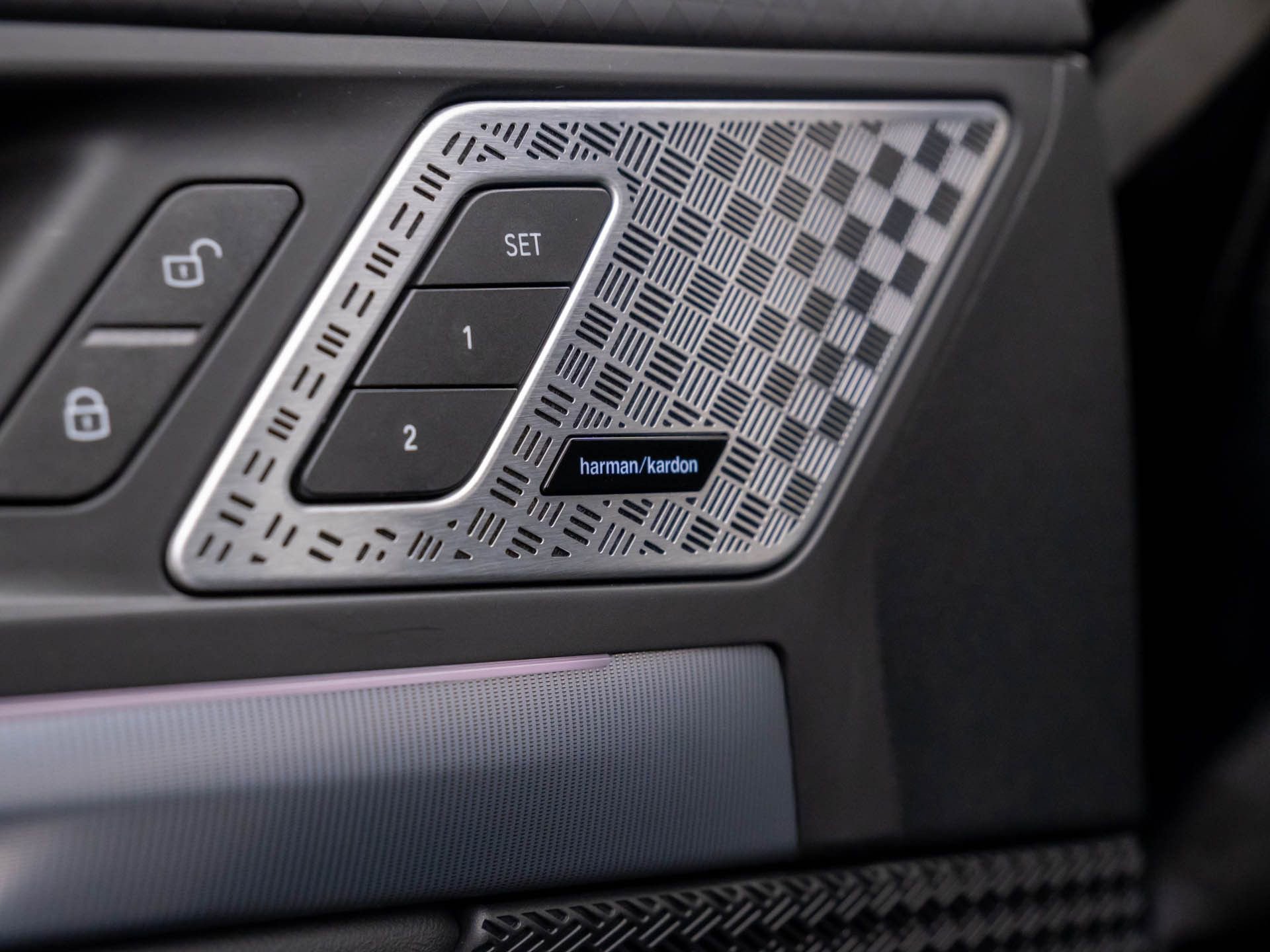 Certified 2025 BMW X2 xDrive28i w/ Premium Package image 15