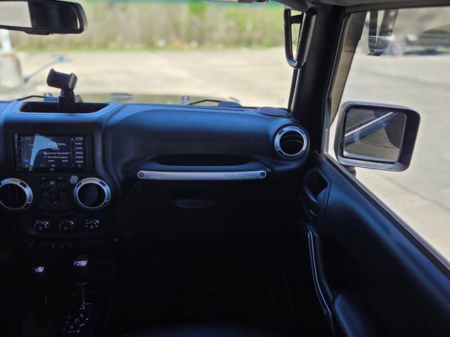 Used 2015 Jeep Wrangler Unlimited Freedom Edition image 20