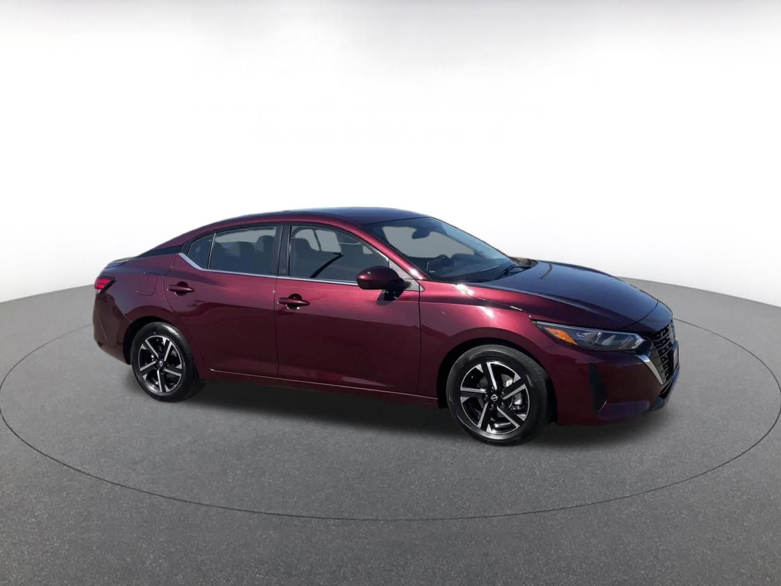 Used 2025 Nissan Sentra SV image 2