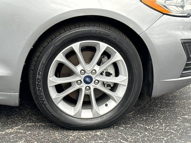 Used 2020 Ford Fusion SE FWD image 5