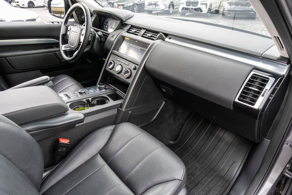 Used 2020 Land Rover Discovery Landmark AWD/4WD image 28
