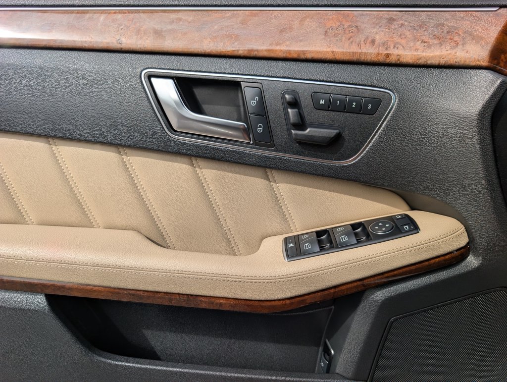 Used 2012 Mercedes-Benz E 350 4MATIC Sedan image 18