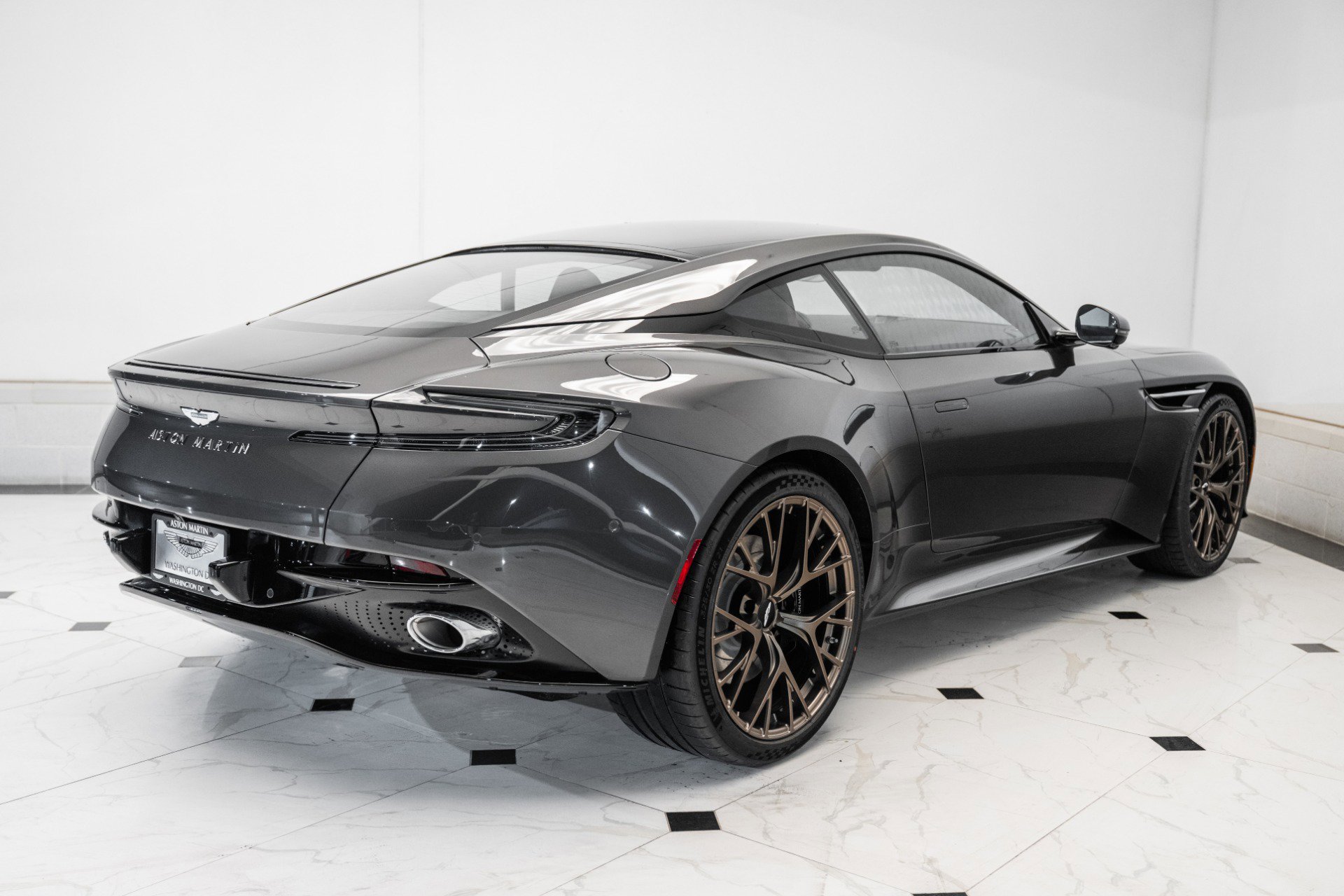 Used 2025 Aston Martin DB12 Coupe image 42