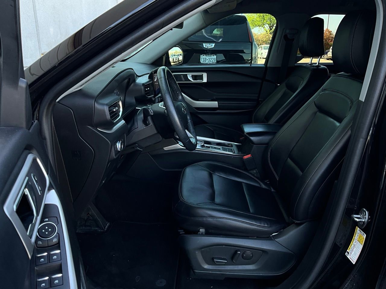 Used 2021 Ford Explorer XLT w/ Equipment Group 202A image 10