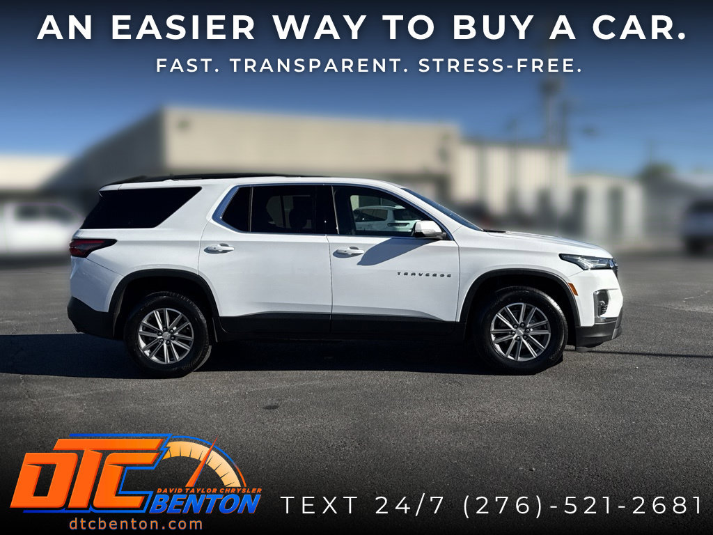 Used 2023 Chevrolet Traverse LT FWD image 2
