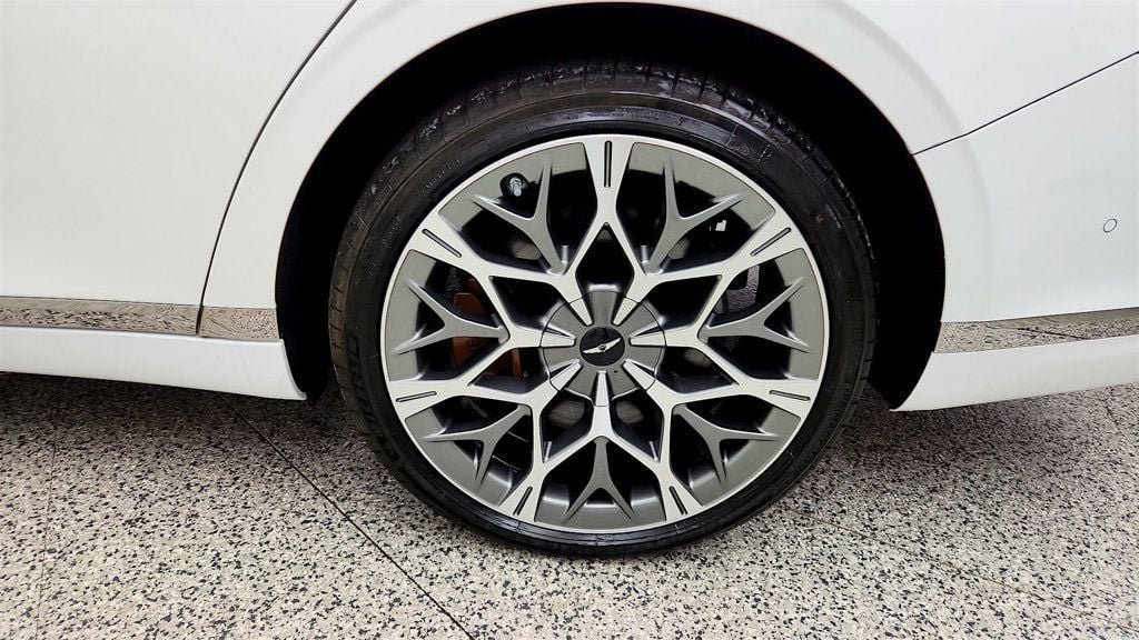 Used 2025 Genesis G90 3.5T AWD/4WD image 9