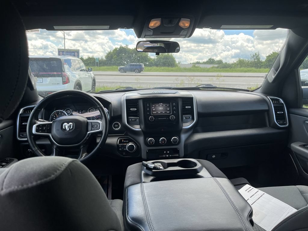 Used 2022 RAM 1500 Big Horn AWD/4WD image 10