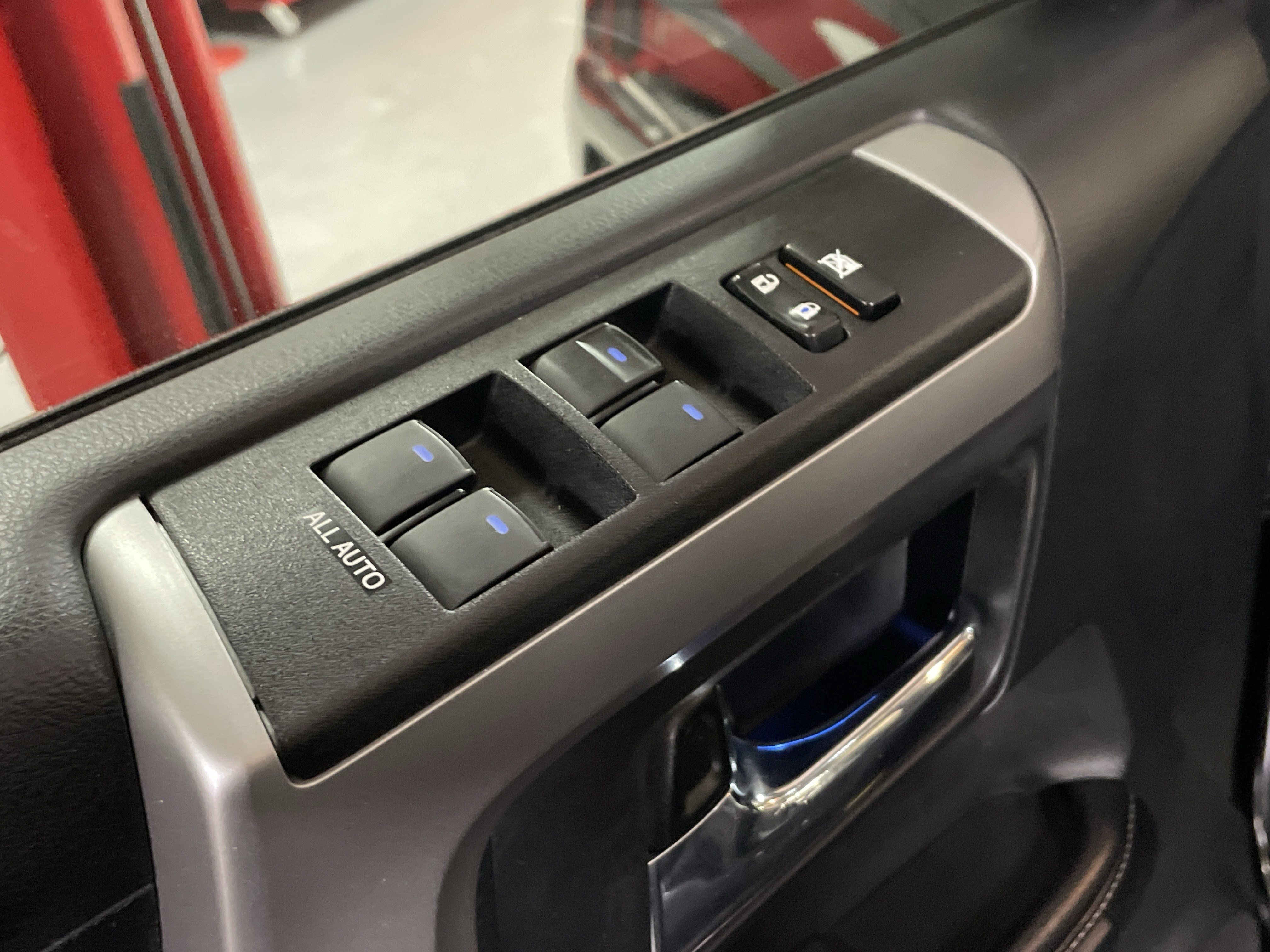 Used 2015 Toyota 4Runner Limited image 15