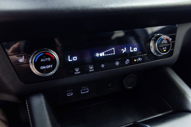 Used 2024 Mitsubishi Outlander SE image 17