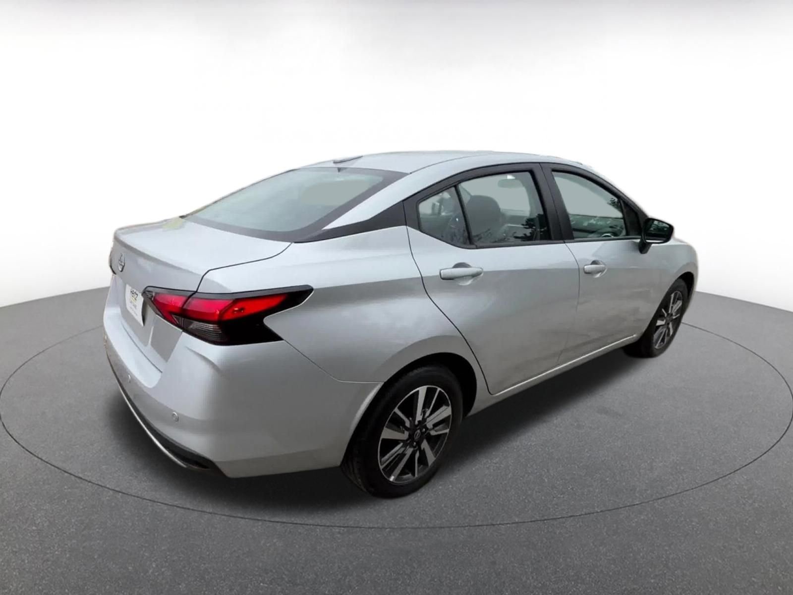 Used 2025 Nissan Versa SV FWD image 15