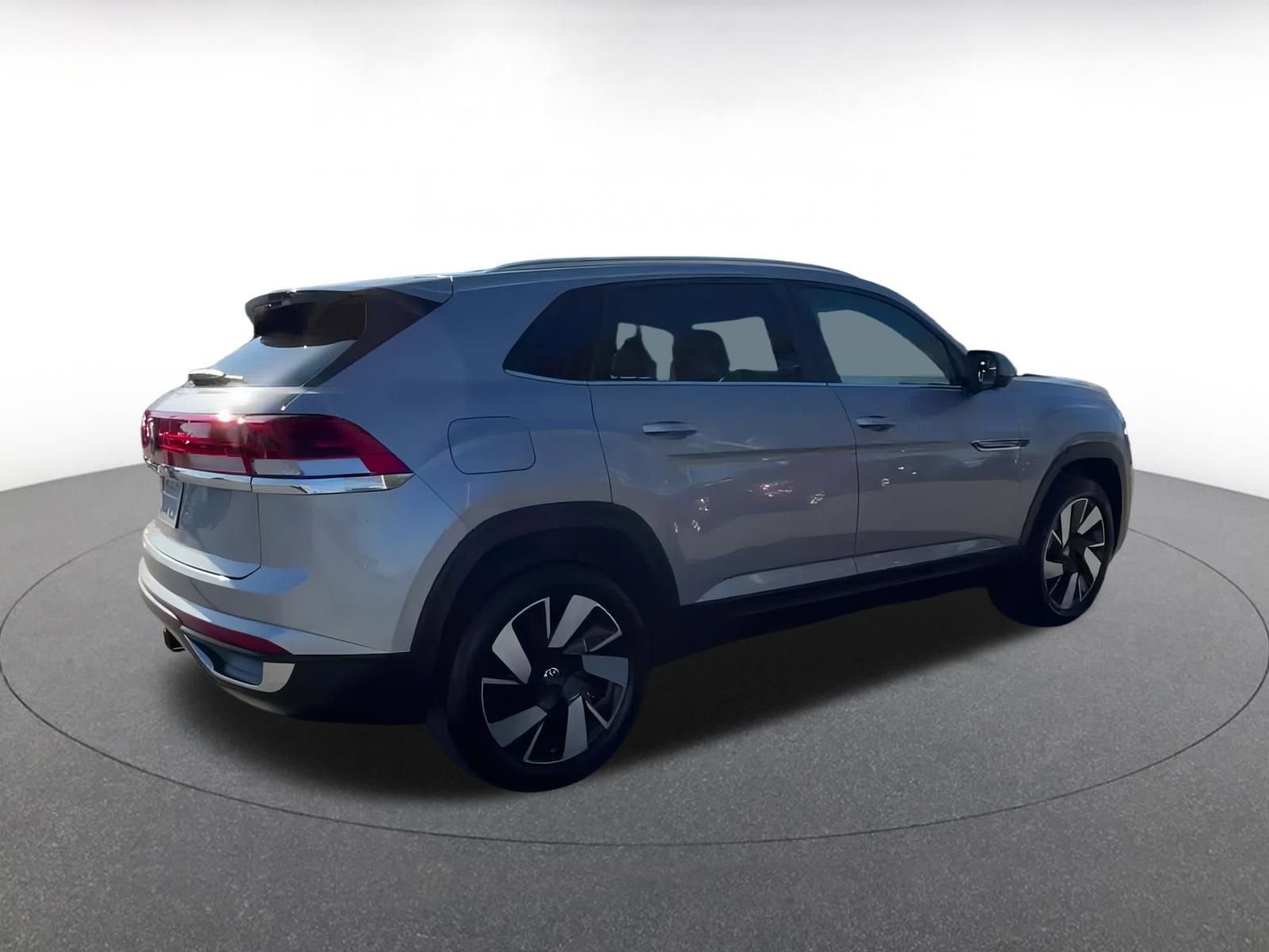 Used 2025 Volkswagen Atlas Cross Sport SE image 15