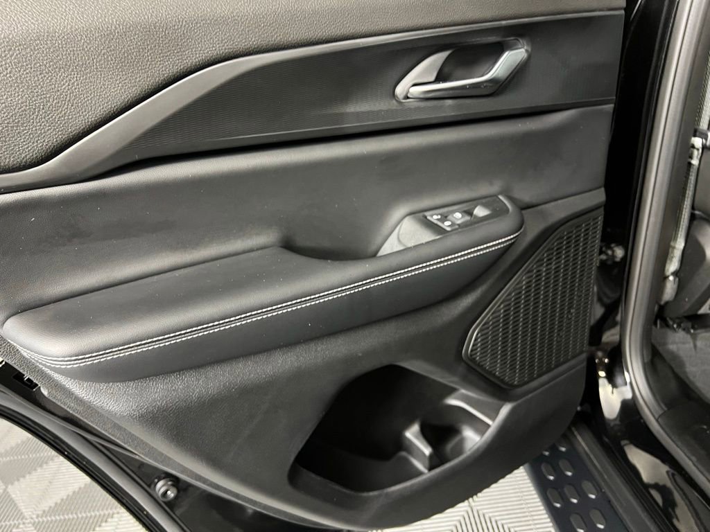 Used 2025 Jeep Grand Cherokee Altitude image 27