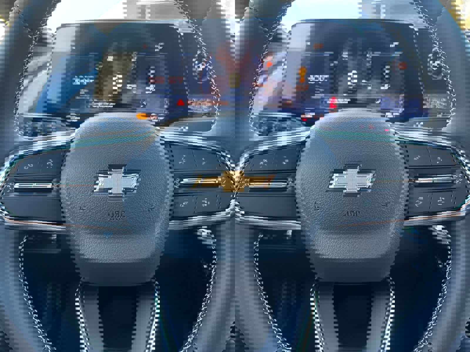 New 2026 Chevrolet Equinox EV LT image 24