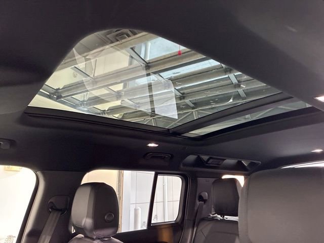 Used 2024 Land Rover Defender 110 S image 23