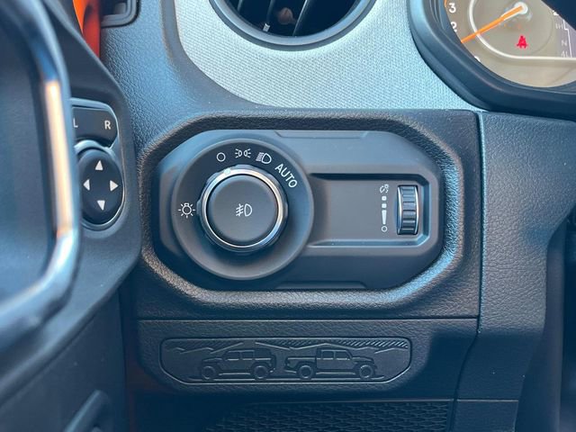 Used 2025 Jeep Wrangler Sport S image 21