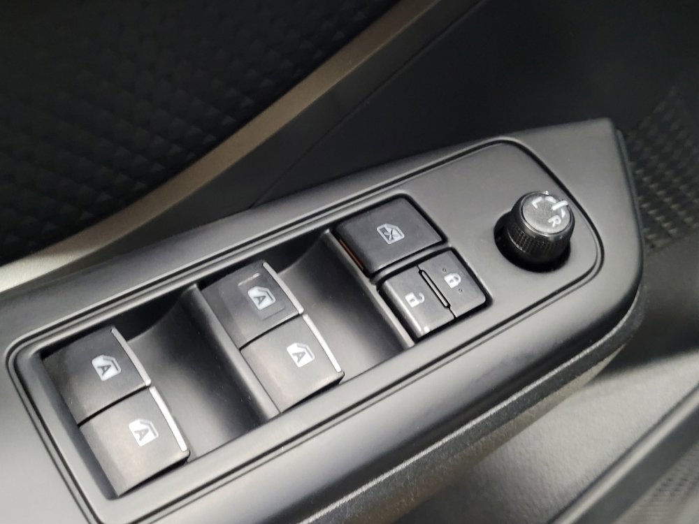 Used 2018 Toyota C-HR XLE image 27