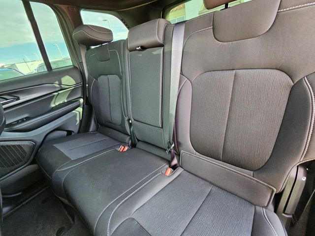 Used 2025 Jeep Grand Cherokee Laredo X w/ Luxury Tech Group I AWD/4WD image 12